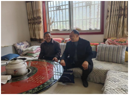 商南縣路橋工程公司總經(jīng)理汪長(zhǎng)明深入冀家灣村開(kāi)展入戶幫扶工作及“二十大精神”宣講活動(dòng)